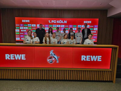 Gruppenfoto im Stadion