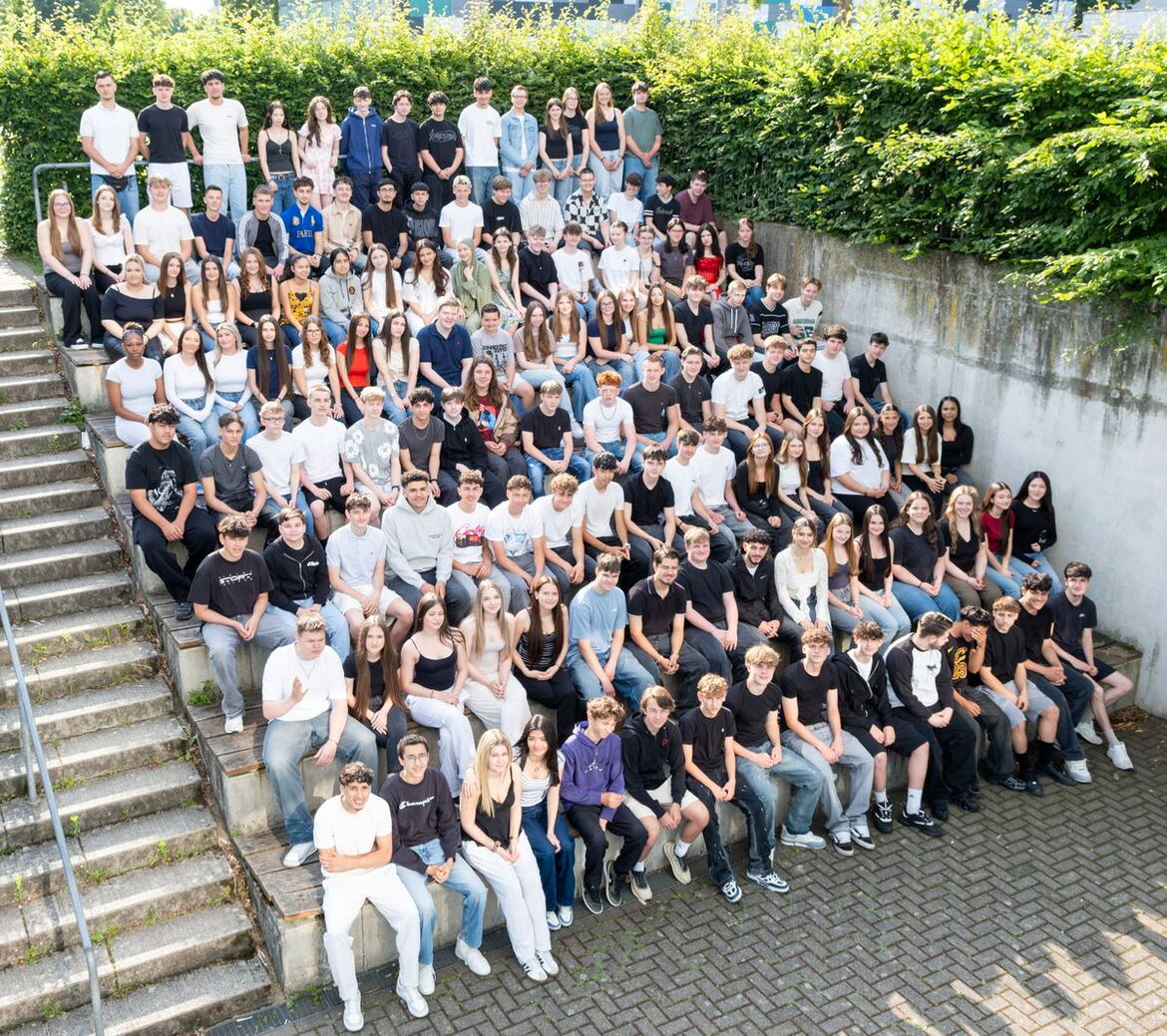 Gruppenbild der Abschlussklassen